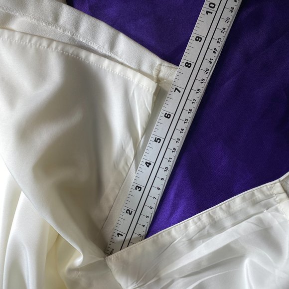 📌 Off-white Dress and Coat with beaded Trim - Picture 5 of 16